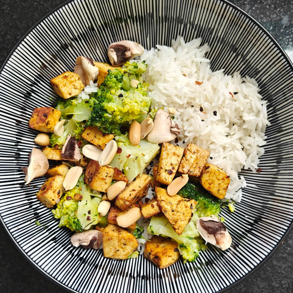 Tofu Bowl mit Rice & Brokkoli
