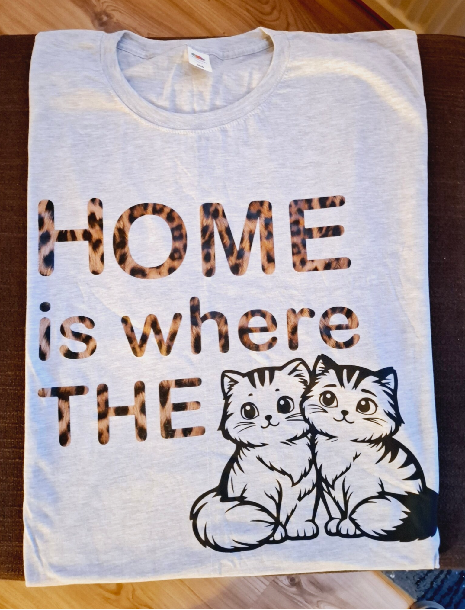 T-Shirt "Home is where the Cats"