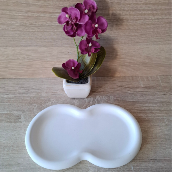 Tablett in Wellenform klein