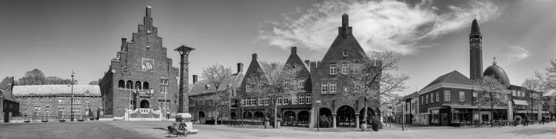 Raadhuisplein_Panorama_2_4x1-1.jpg