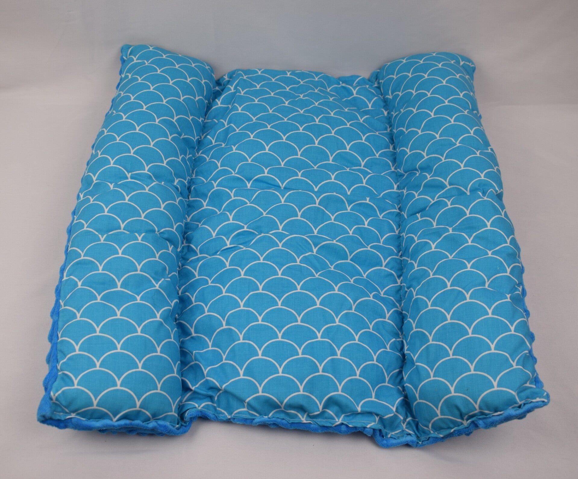 Snugabun écailles bleues