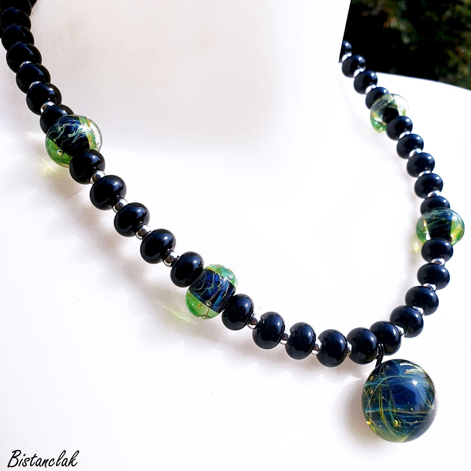 Collier Perles En Laiton, Os Et Verre Bleu Turquoise - Modèle 2571 - Occasion En état Neuf