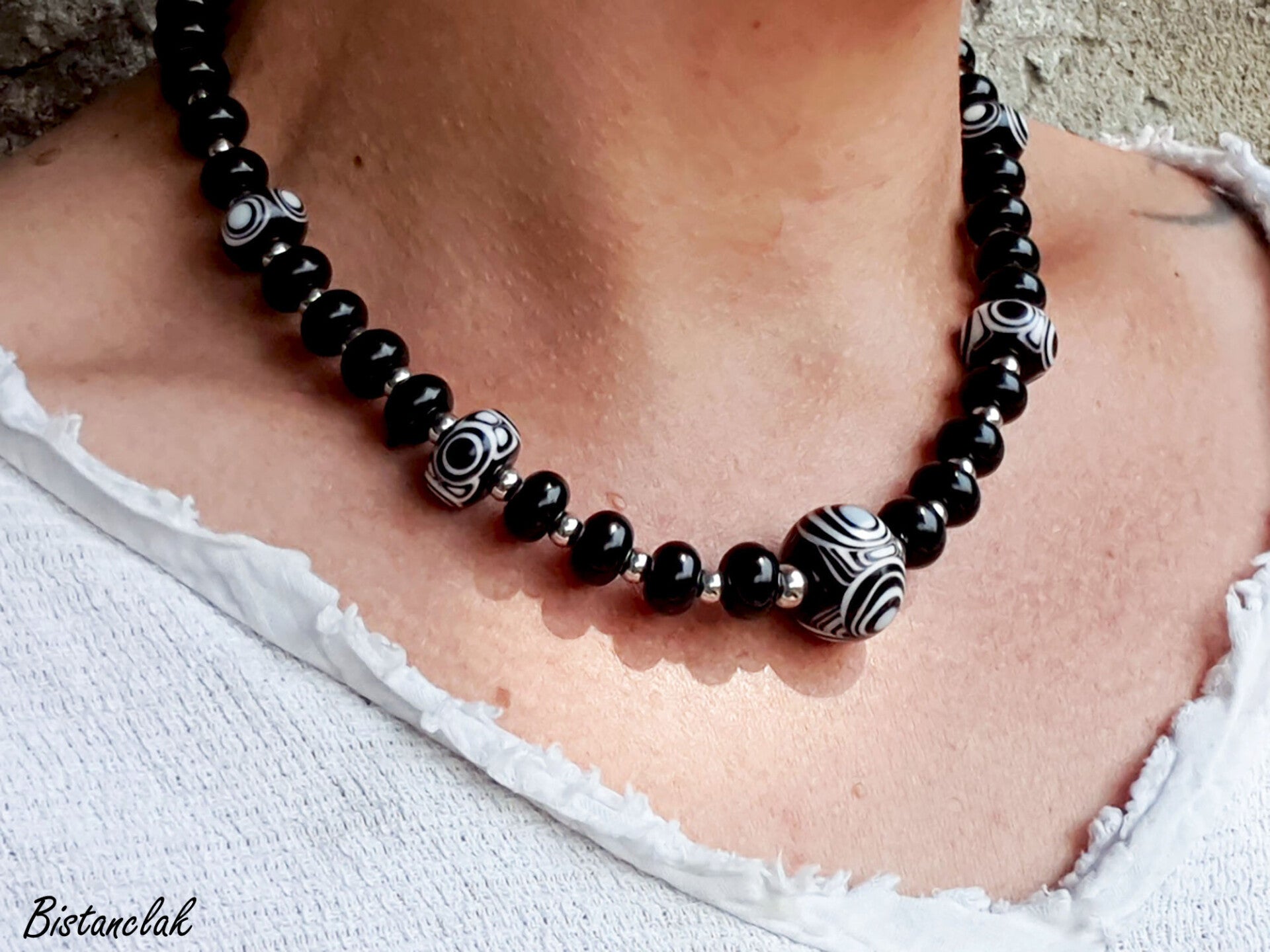 Collier Ras Du Cou Perles En Pâte De Verre Noir, Blanc, Marron - Style Bohème - Occasion - Sans Marque