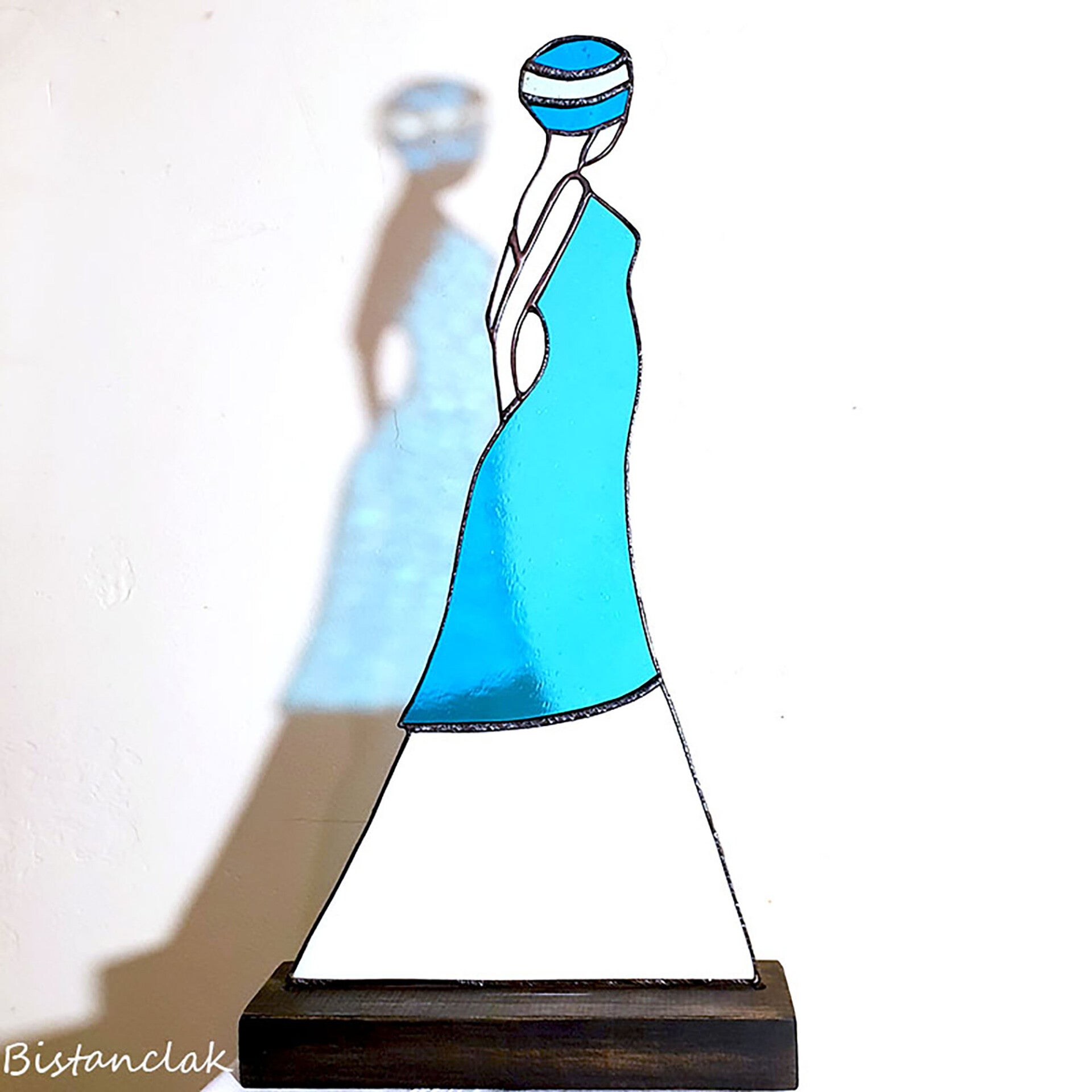Décoration vitrail Femme en robe blanche et turquoise