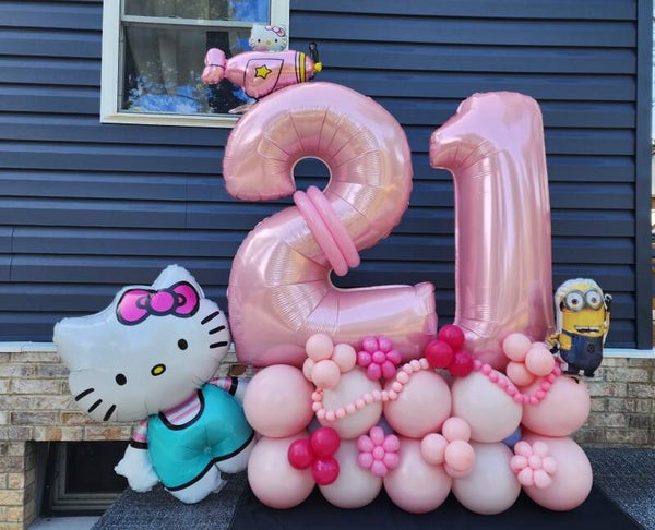 Balloon bouquet (Hello Kitty with minion)
