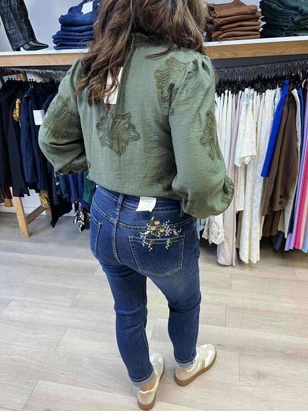 ✨ Jeans avec fleurs derrière ✨