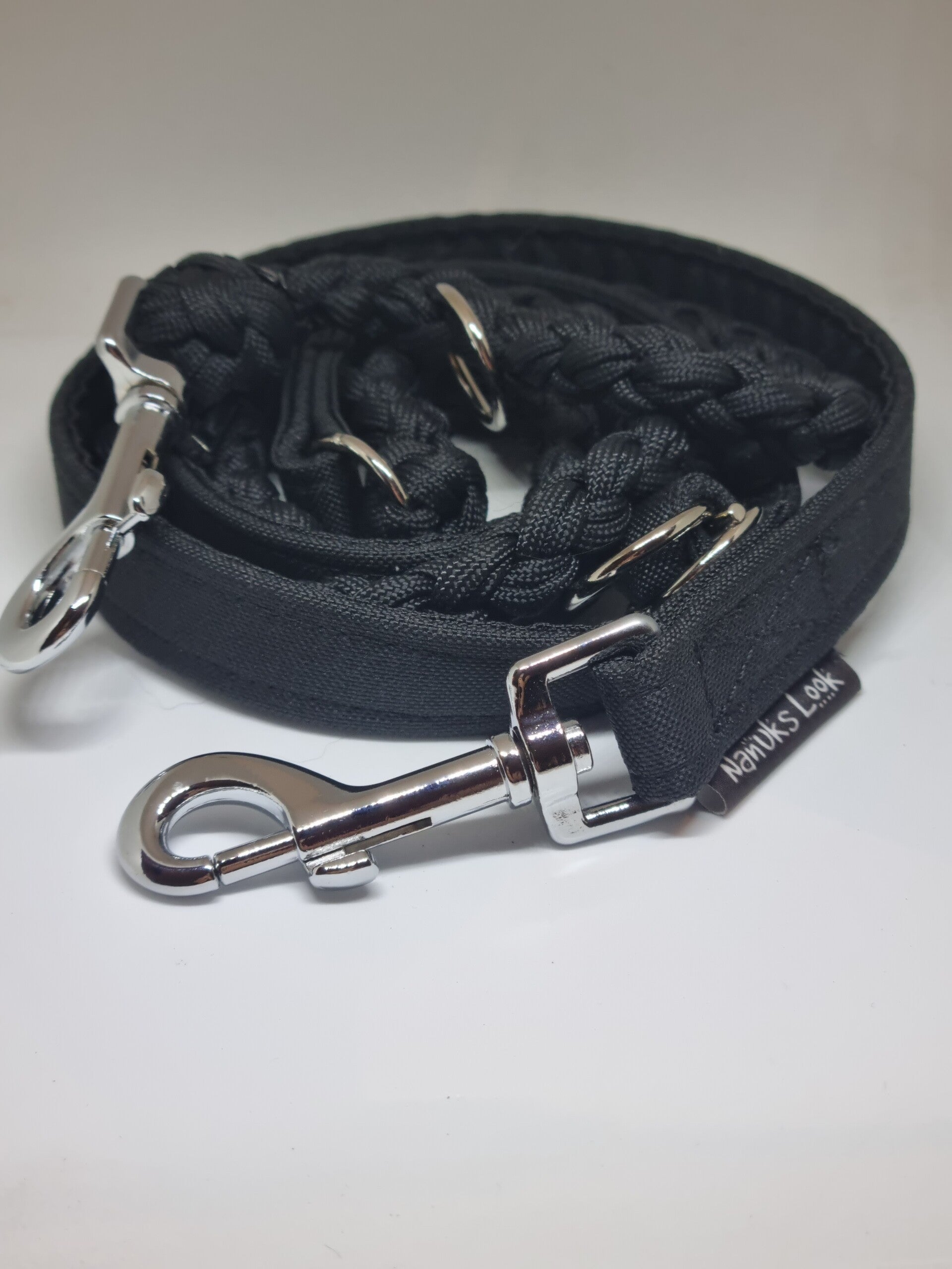 Beautiful Black Paracord Leine