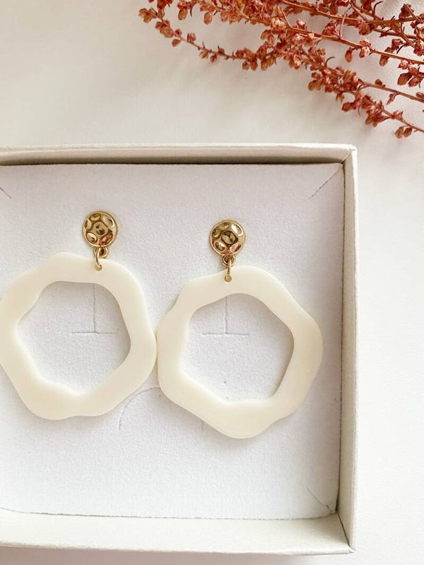 Danique | hangers | white