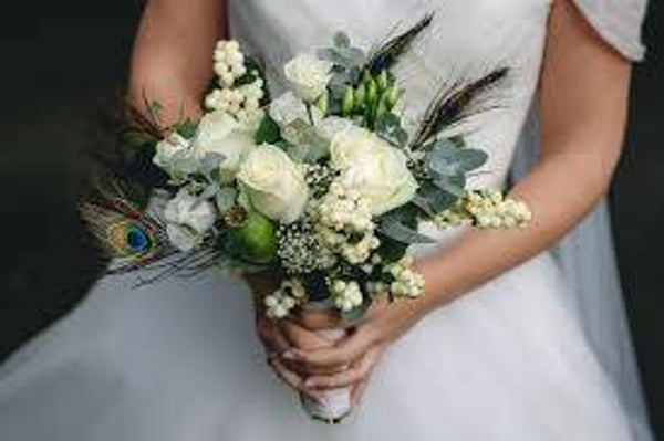 Bruidsboeket medium € 50,- tot € 75,-