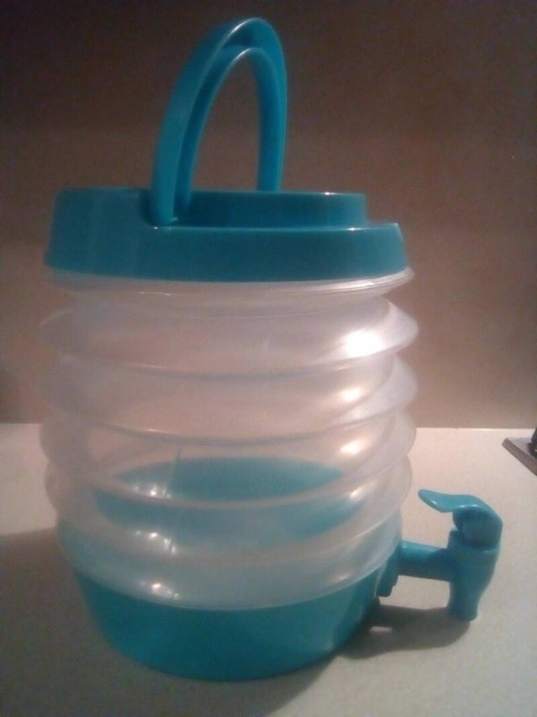 Water opslag emmer met kraantje