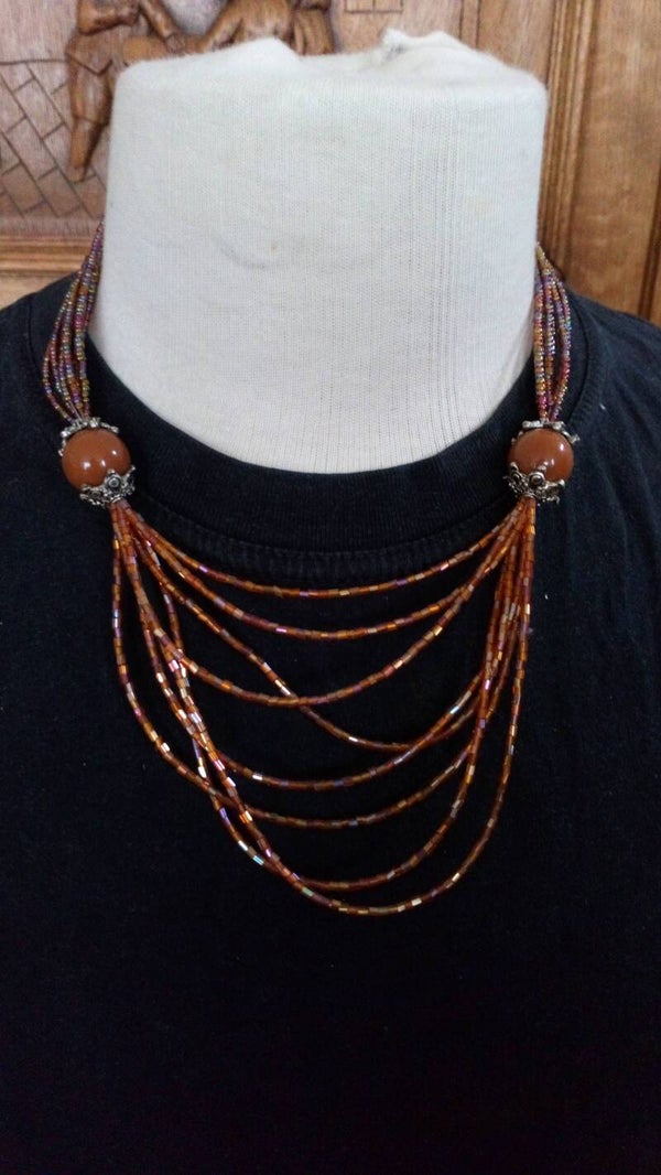 Ketting met kleine kraaltjes