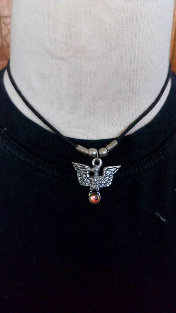 Ketting met adelaar met steentje