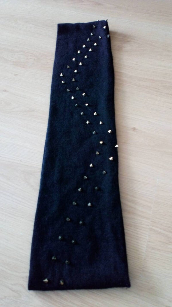 Shawl met metalen punten zwart 