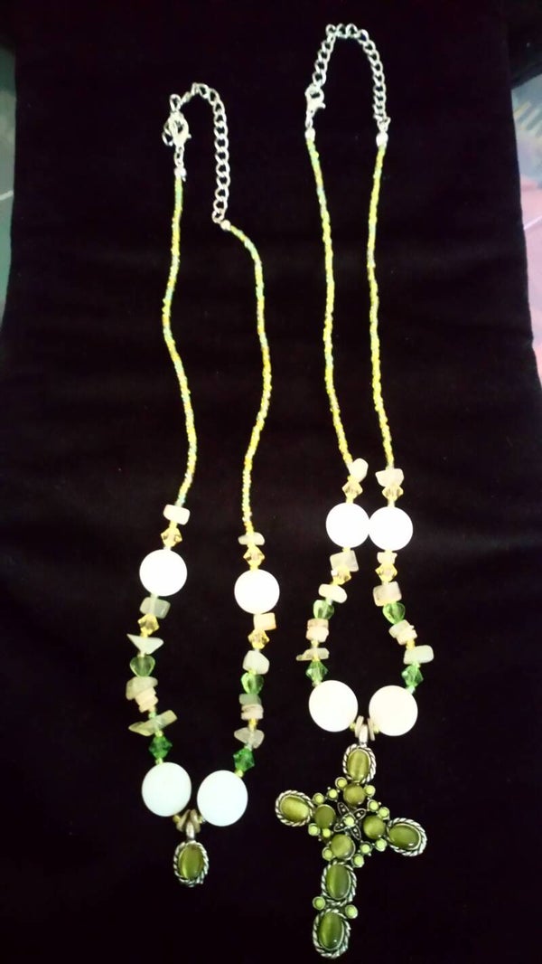 Ketting set van 2 stuks groen met kruis