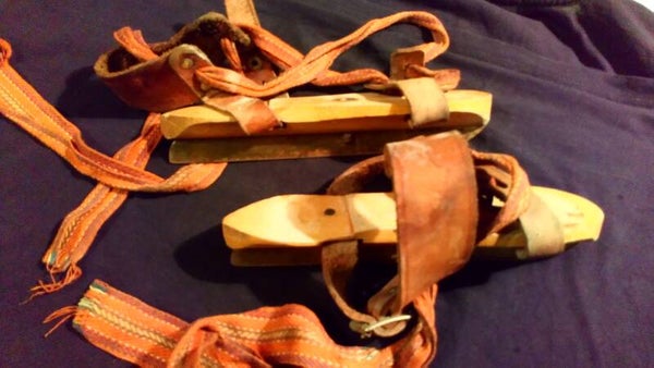 Schaatsen oude houten schaatsen maat 19