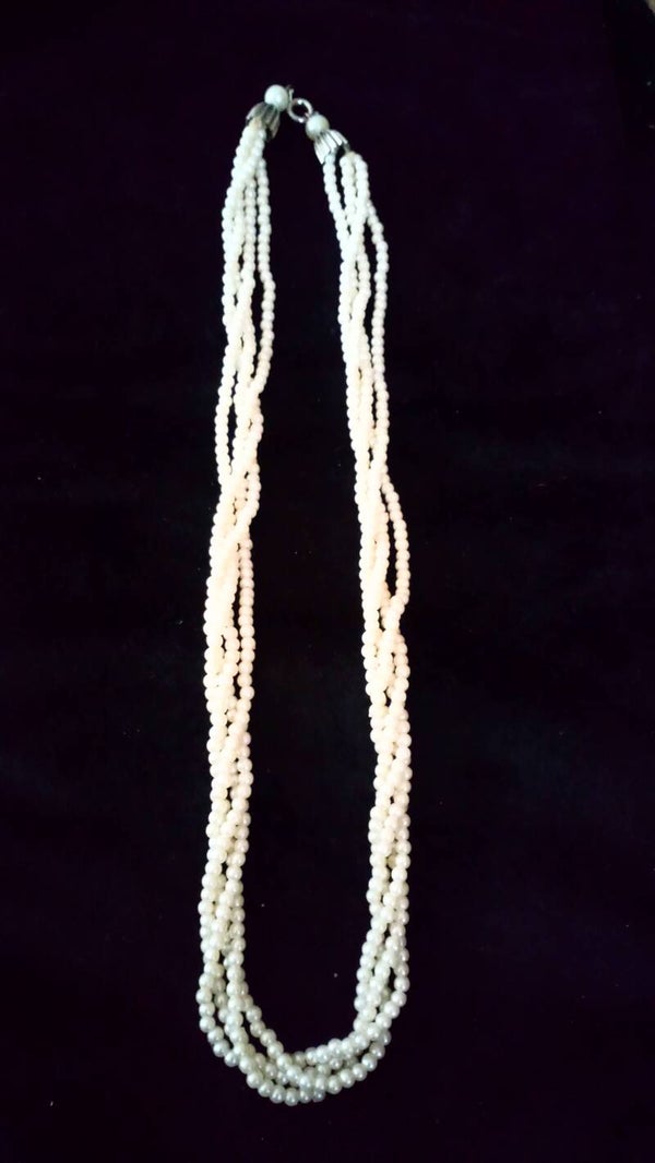 Ketting met 4 rijen kleine imitatieparels