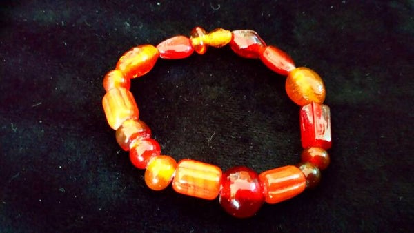 Armband rode stenen