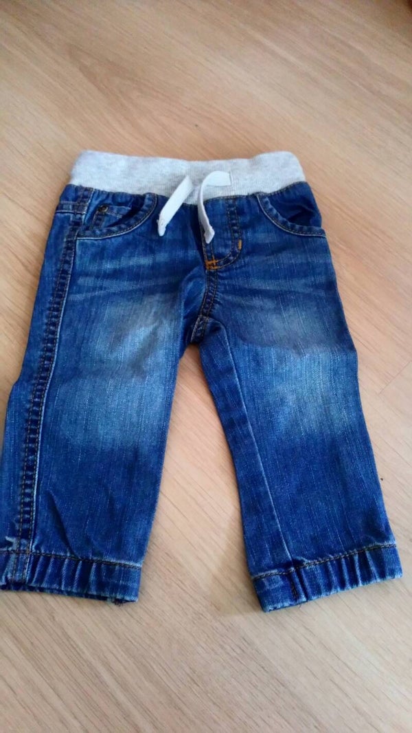 Spijkerbroek / jeans Hema met grijze band maat 74