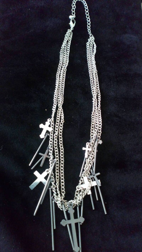 Ketting zinverkleuriog met kruizen