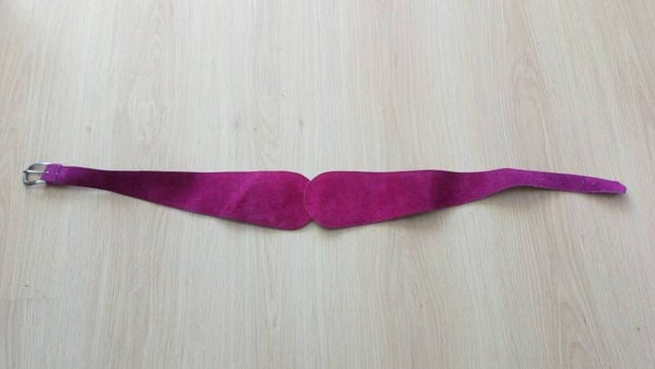 Riem 77cm met 2 stukken leer, paars