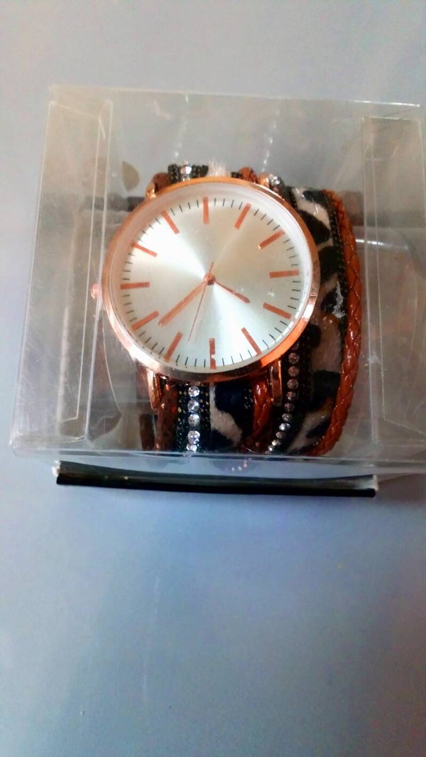 Horloge aan armband, merk True Spirit