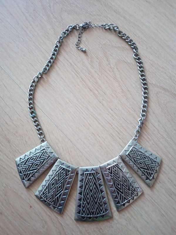 Ketting met metalen hangers