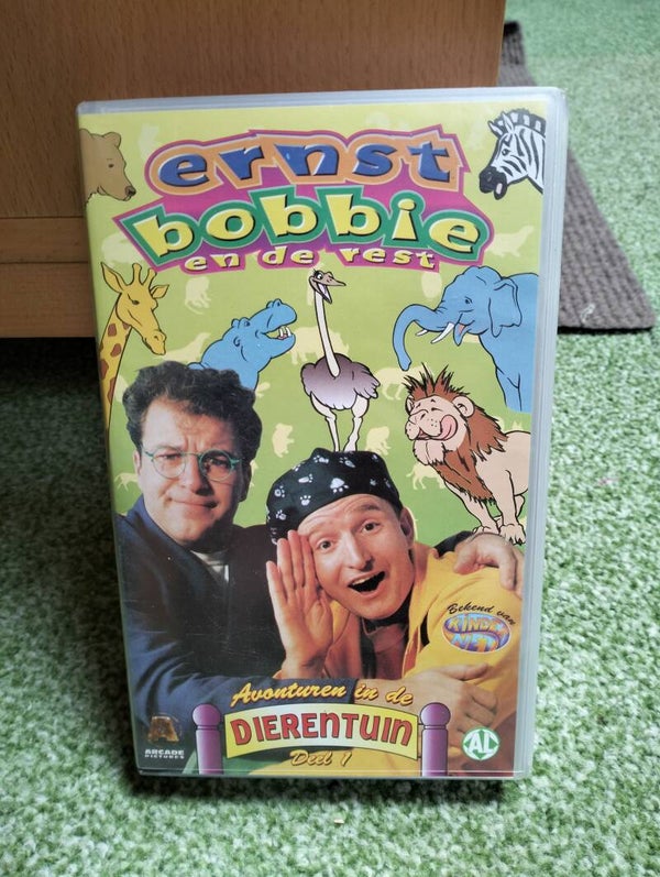 VHS videoband Ernst Bobbie en de rest Avonturen in de dierentuin deel 1