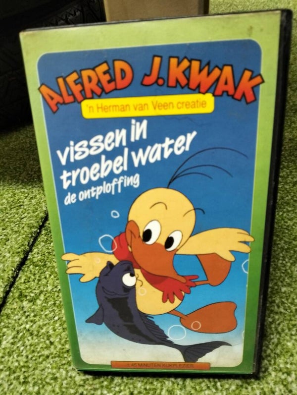 VHS videoband Alfred J. kwak - vissen in troebel water