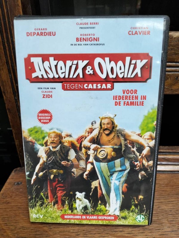 VHS videoband Asterix en Obelix tegen Caesar