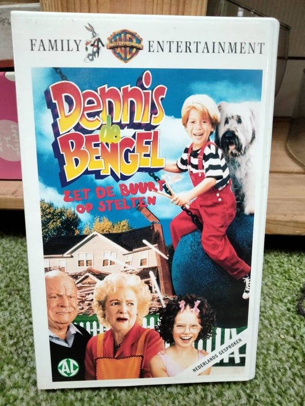 VHS videoband - Dennis de Bengel zet de buurt op stelten