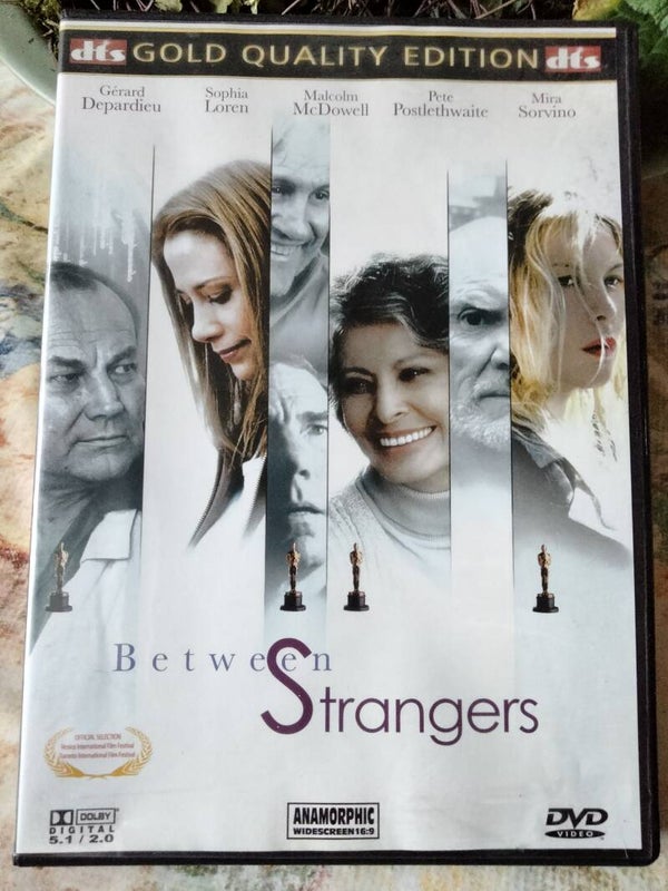 DVD Between Strangers