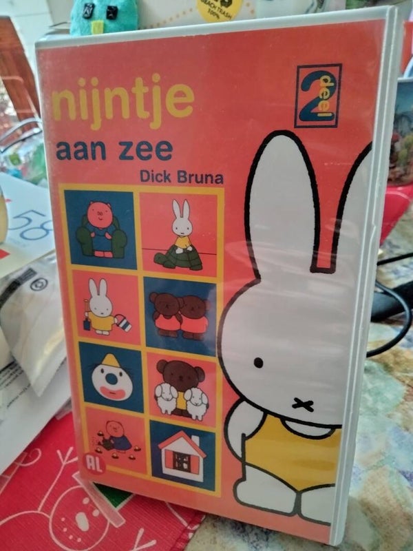 VHS videoband Nijntje aan zee deel 2