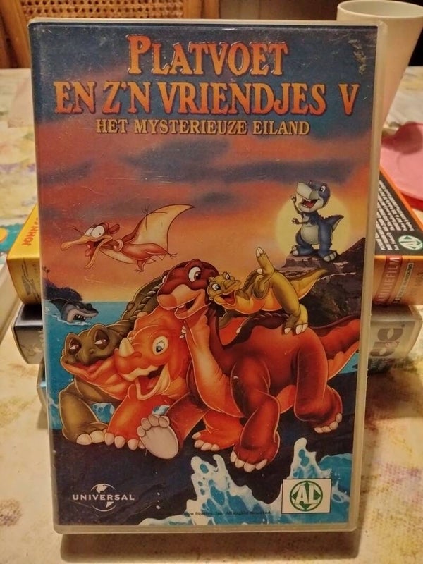 VHS videoband Platvoet en z'n vriendjes het mystrieuze eiland