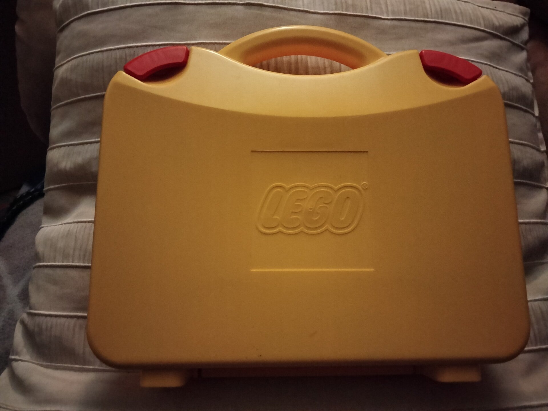 LEGO koffer geel 2012