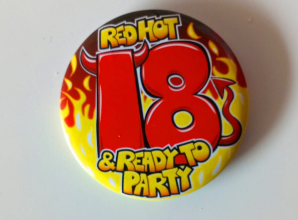 18 jaar Button Red Hot 18 & ready to party