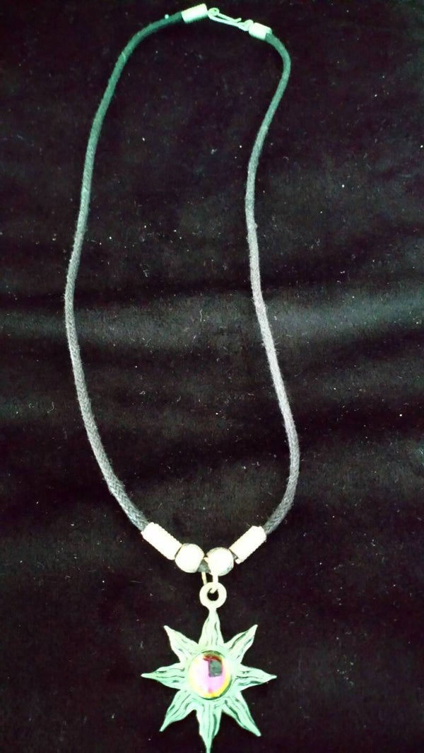 Ketting zwart touw met hanger zon