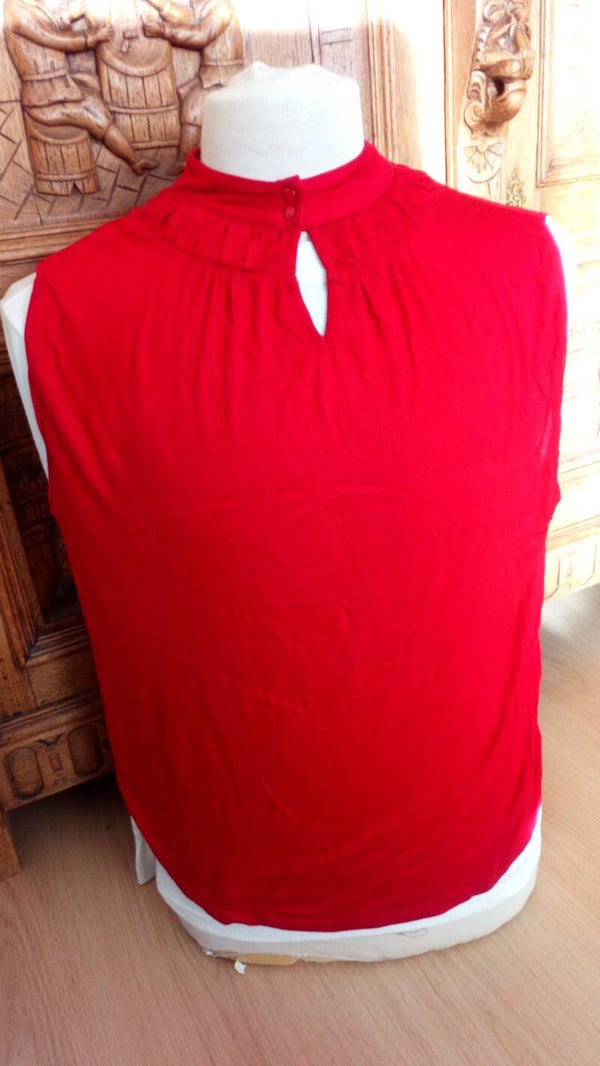 Shirt mouwloos rood maat XL