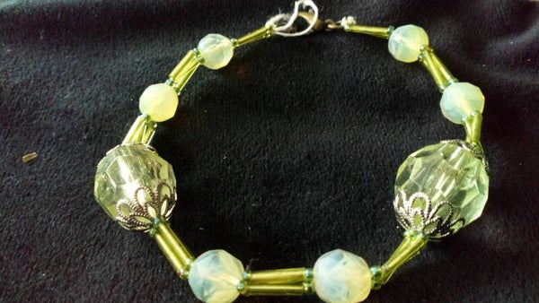 Armband groen met imitatiestenen