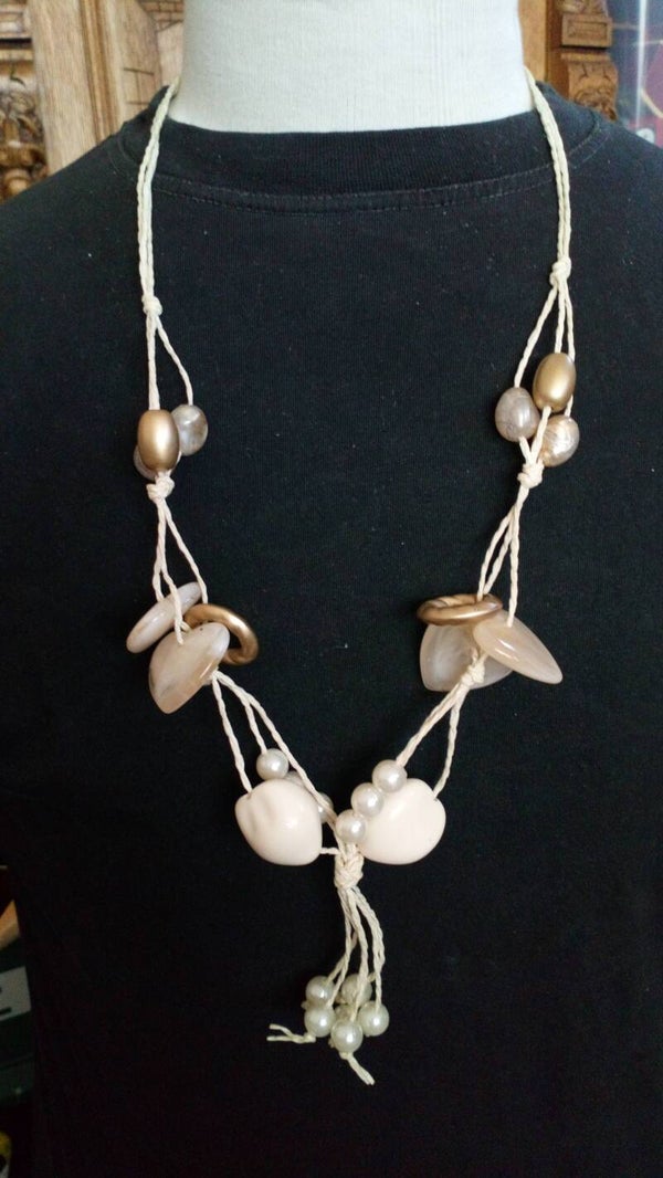 Ketting wit koort met stenen en imitatieparels