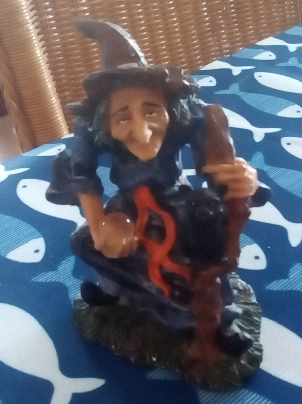 Hexenfigur