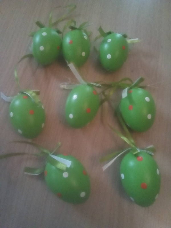 Kunst paaseieren groen met stippen