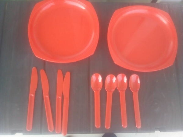 Bestek en borden voor camping, Patioware by Twinco 