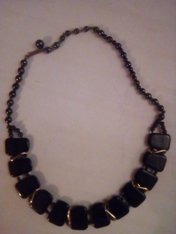 Ketting met zwarte stenen 