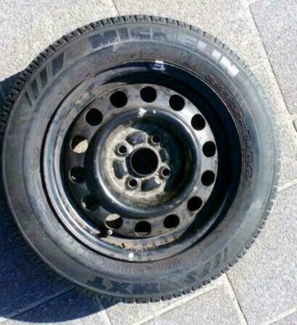 Banden Michelin 165/70 R14 inclusief velg