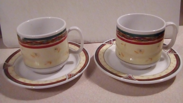 Kop en schotel met afbeelding (2 stuks)