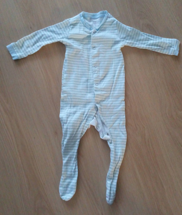 Pyjama F&F lichtblauw gestreept, maat 74