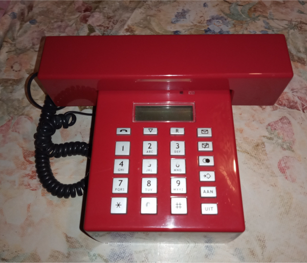 Rode telefoon Jan des Bouvrie vintage