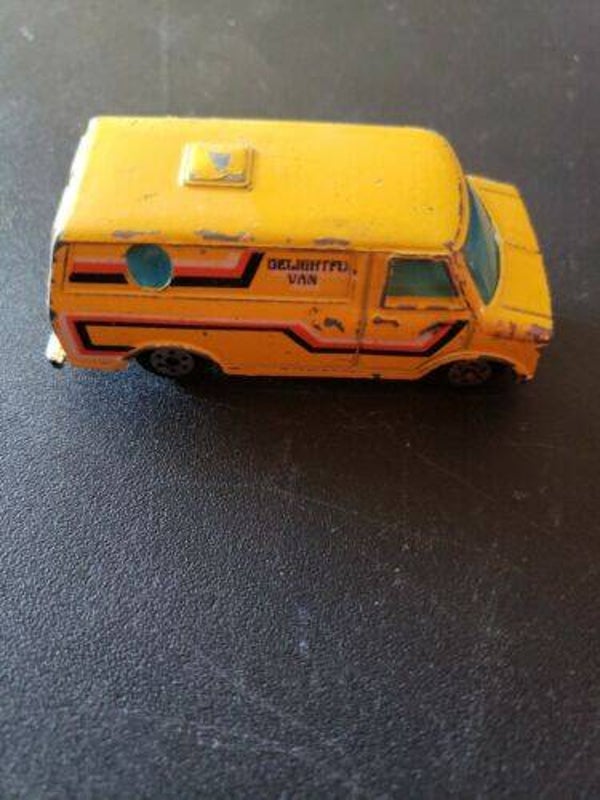 Yatming No 899 Delightful Van Yellow Vintage Toy Car Diecast O911