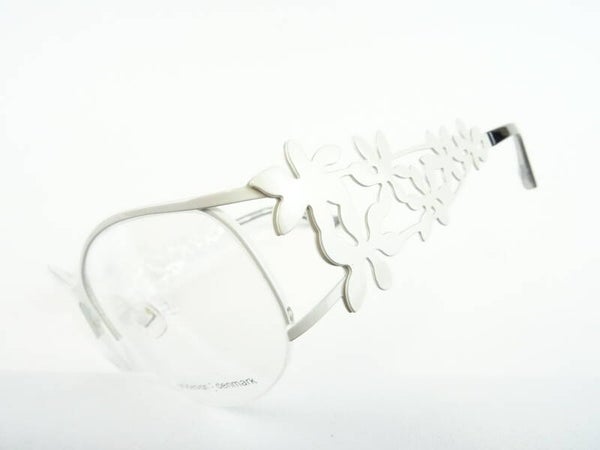 Pro Design weiße Damenbrille mit breiten Floralbügeln ausgefallenes Design Gesamtbreite 138mm EB1033A