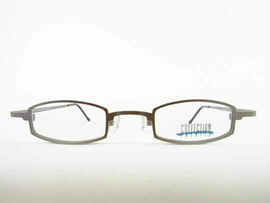 Matt silberfarbene Brille mit kleiner Glasform für schmale Gesichter Metallgestelle Gr. S 130mm ES333AG